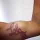 Κορδέλα τατουάζ Φιόγκοι στους μηρούς που σημαίνει